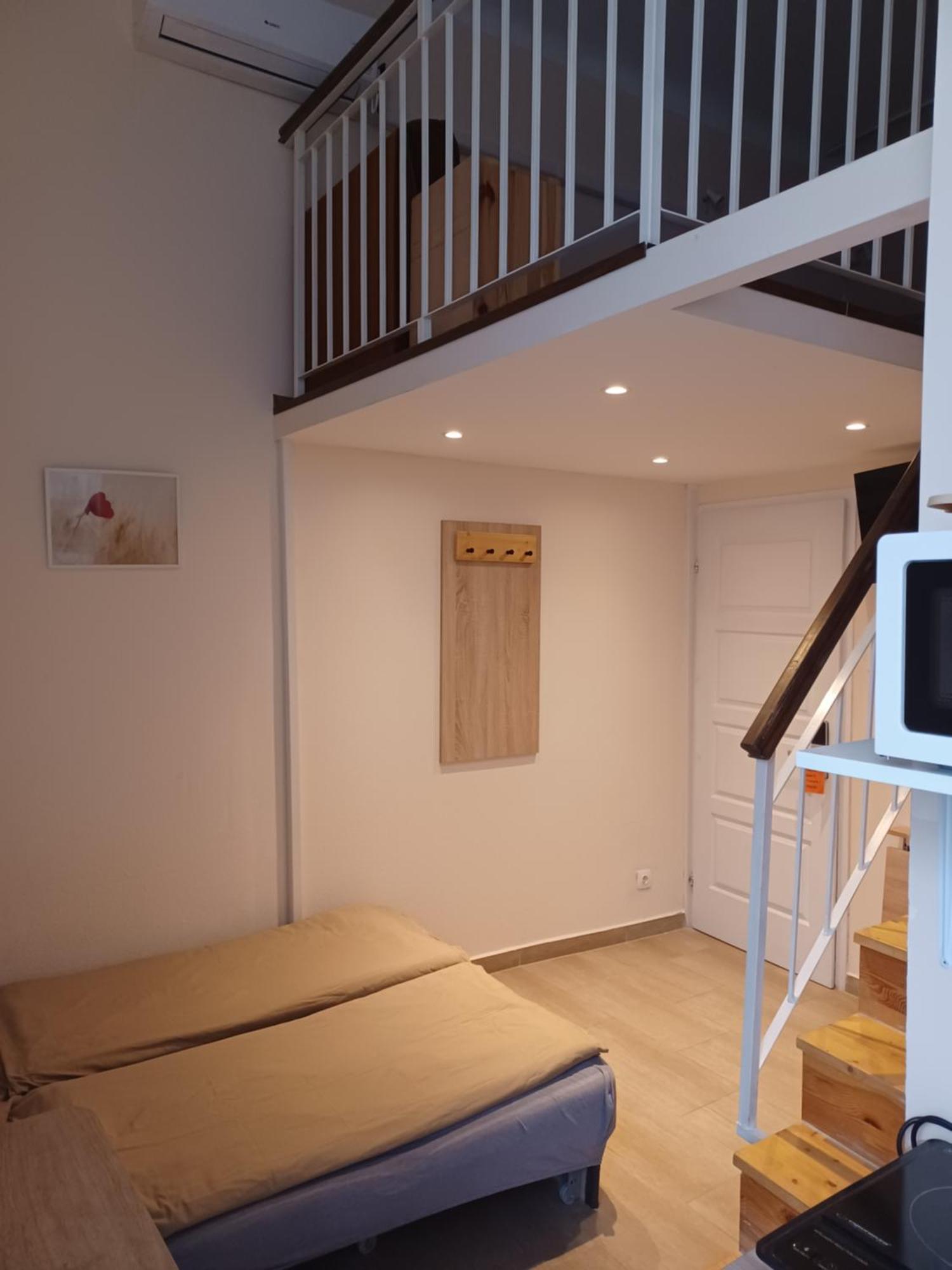 Pensiune Loft House